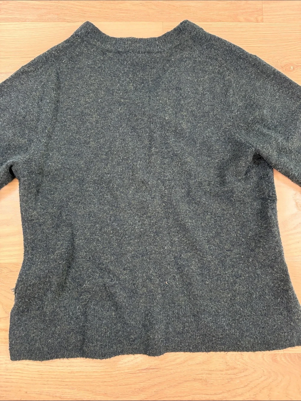 Vince Merino Wool Alpaca Blend V-Neck Sweater Forest Green Large